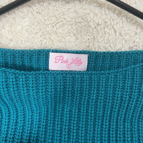 Pink Lily. Blue Crochet Sleeve Sweater. Size Small. - Picture 4 of 7